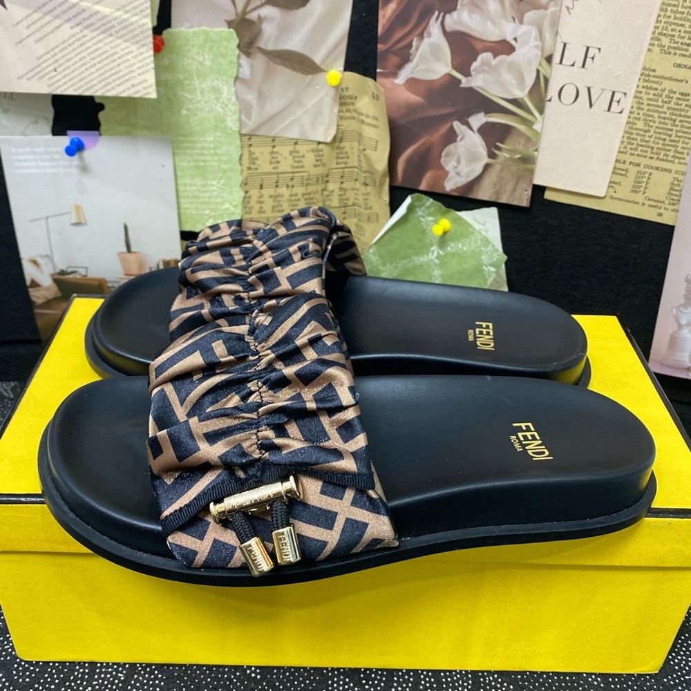Fendi Women's Brown Sandals - Picture 2 of 5